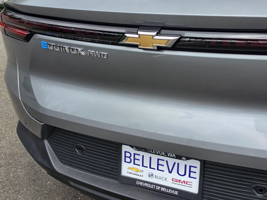New 2026 Chevrolet Equinox EV LT AWD/4WD image 13
