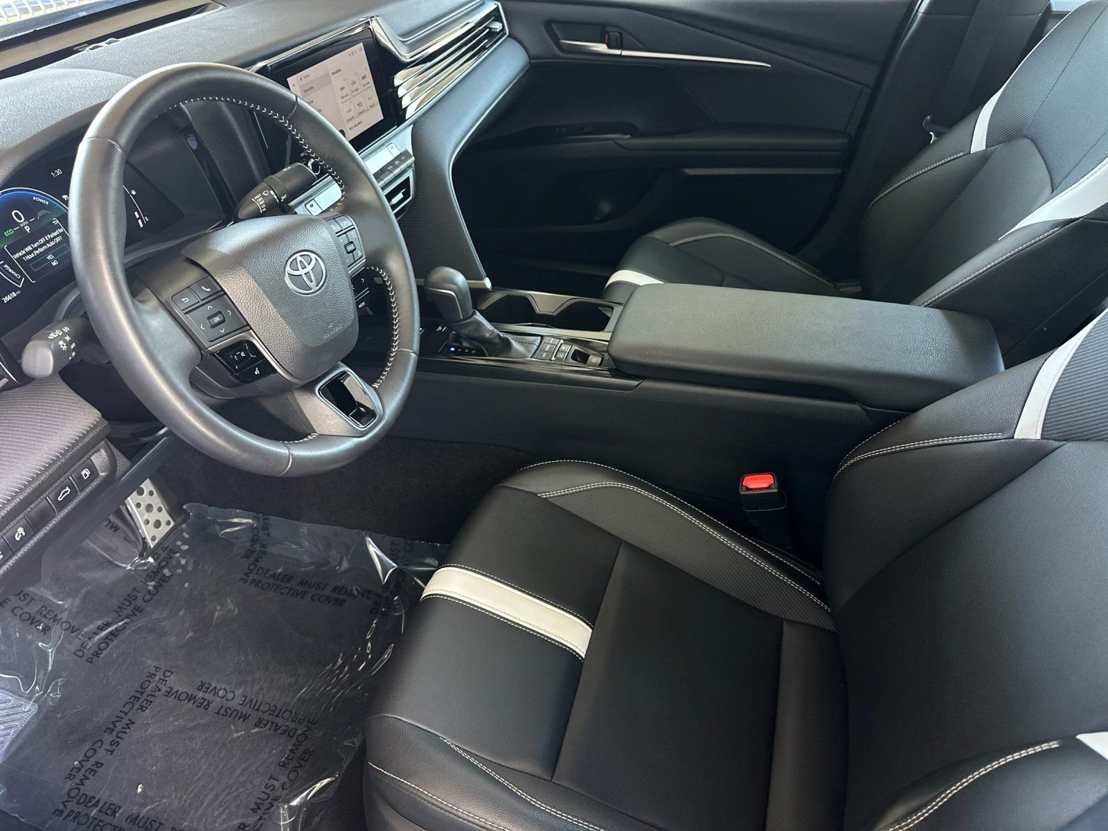 Used 2025 Toyota Camry SE FWD image 9
