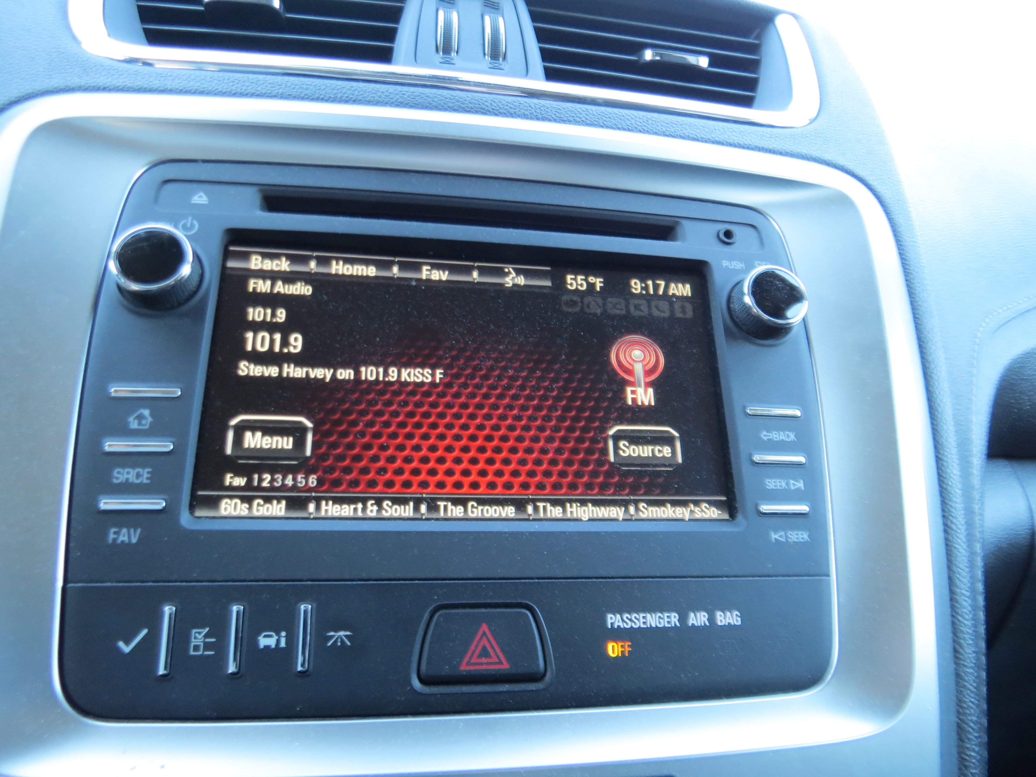 Used 2016 GMC Acadia SLE image 29