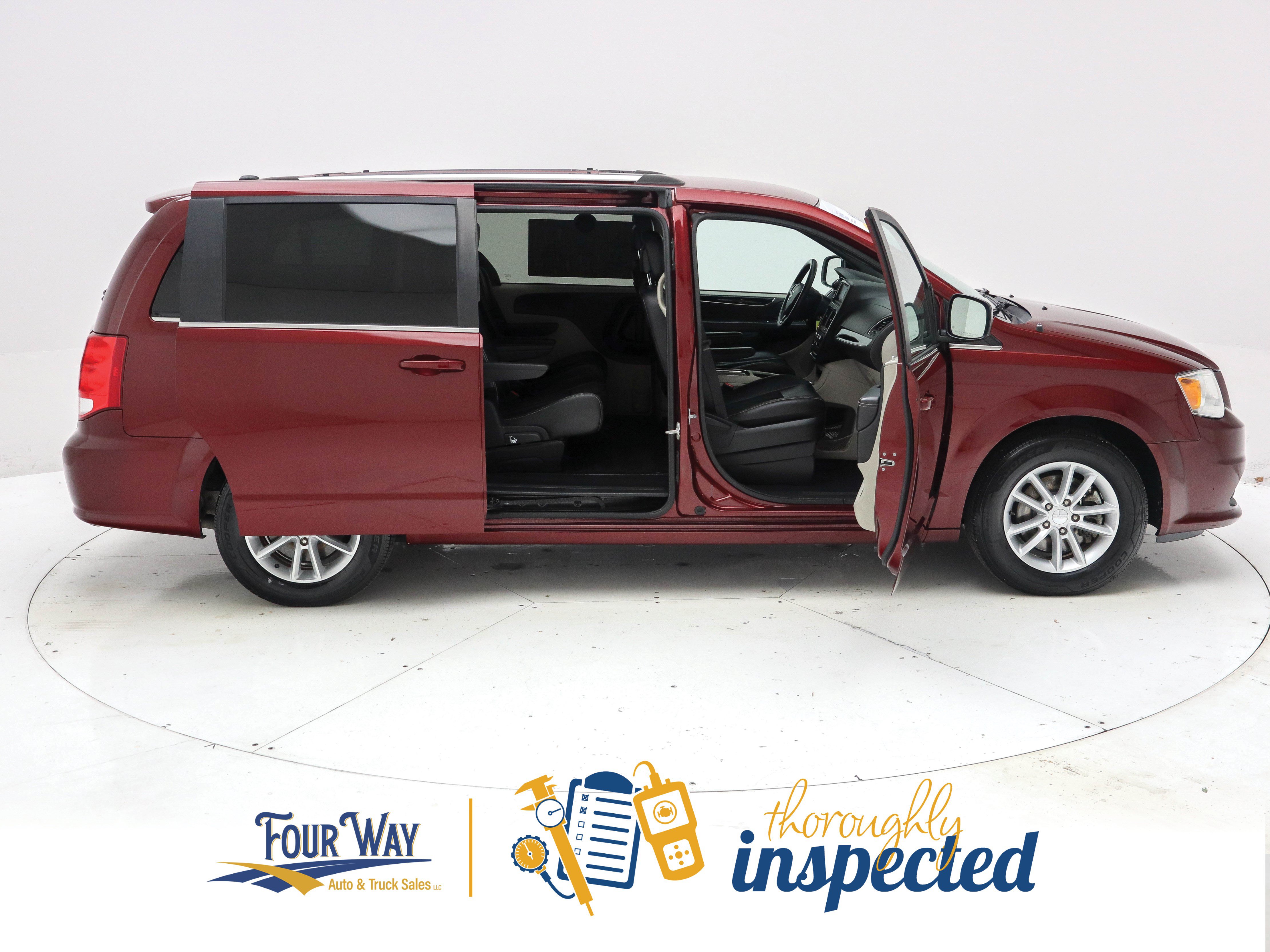 Used 2018 Dodge Grand Caravan SXT FWD image 3