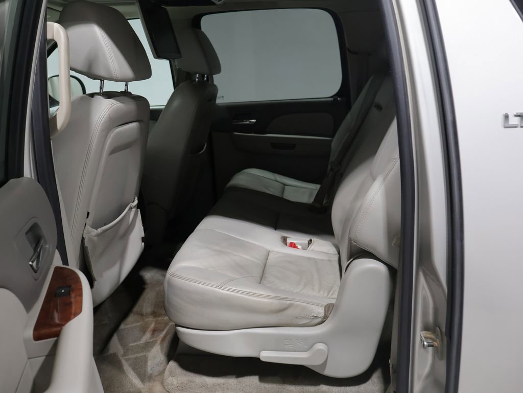 Used 2009 Chevrolet Suburban LT AWD/4WD image 19