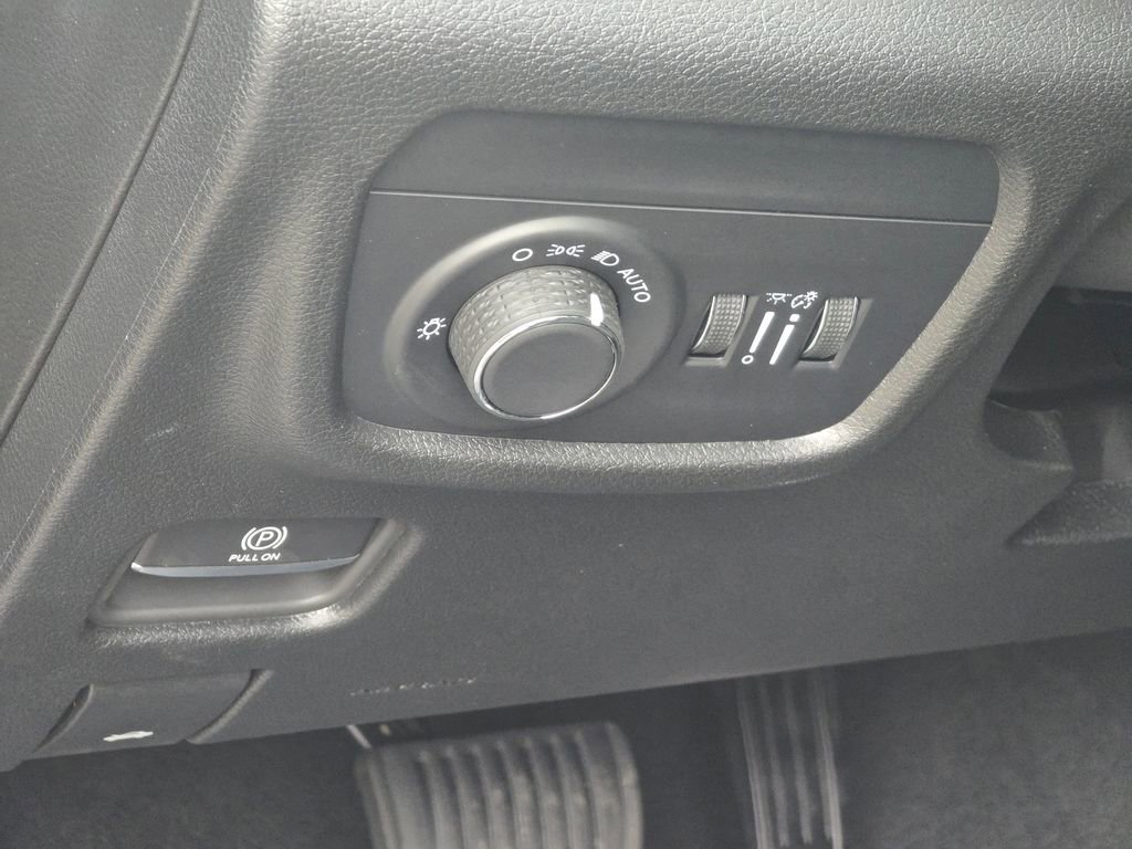 New 2025 Jeep Grand Cherokee L Altitude image 34