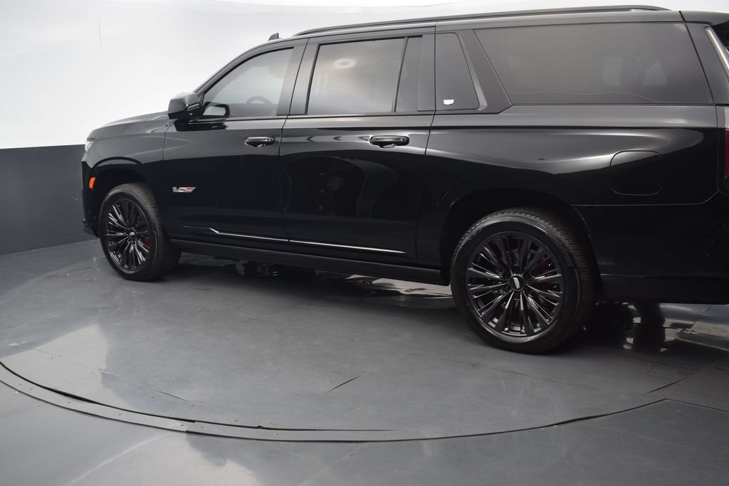 Certified 2023 Cadillac Escalade ESV V w/ Heavy-Duty Trailer Package AWD/4WD image 3