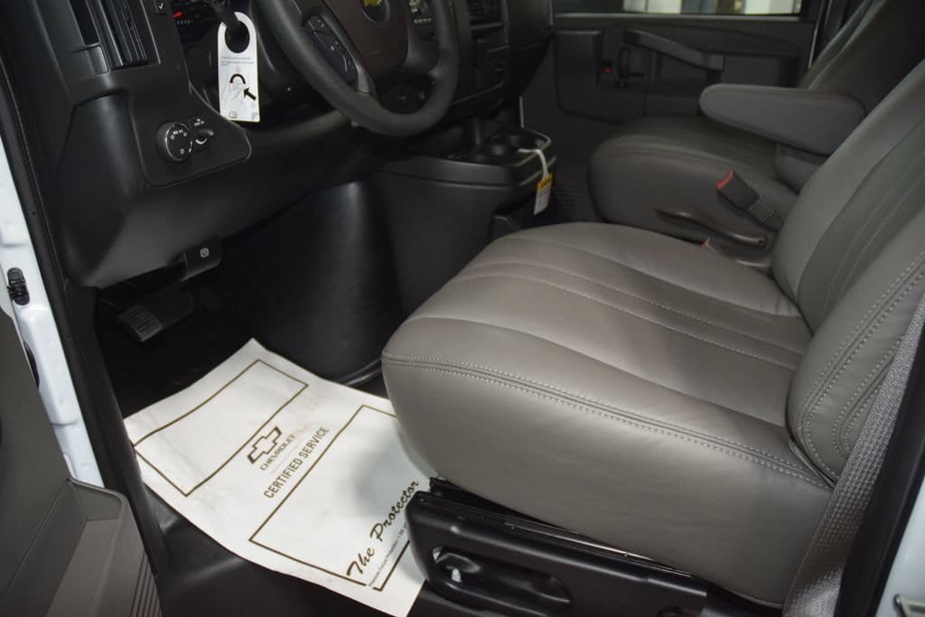 New 2026 Chevrolet Express 3500 LS RWD image 31