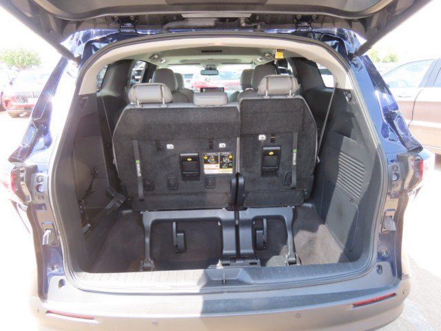 Used 2025 Toyota Sienna XLE FWD image 12