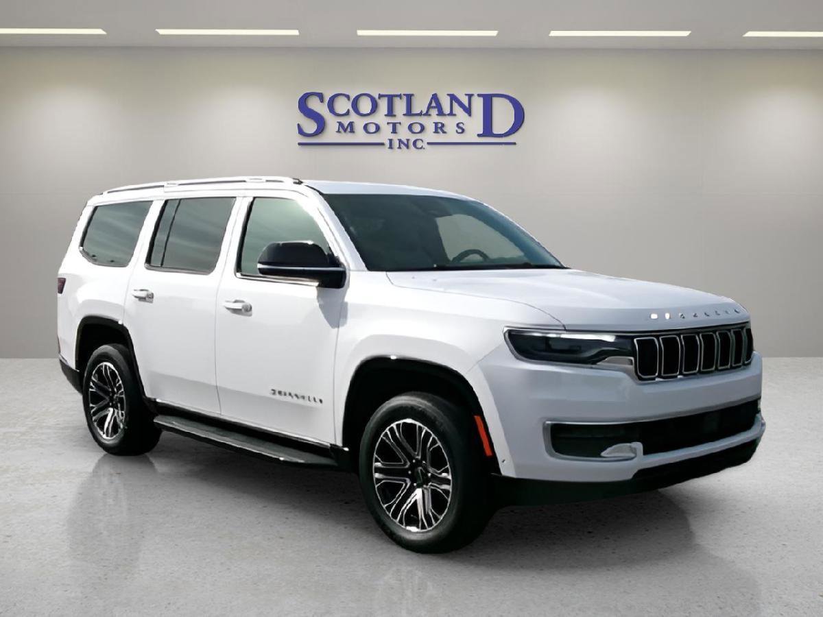 Used 2025 Jeep Wagoneer 4WD image 4