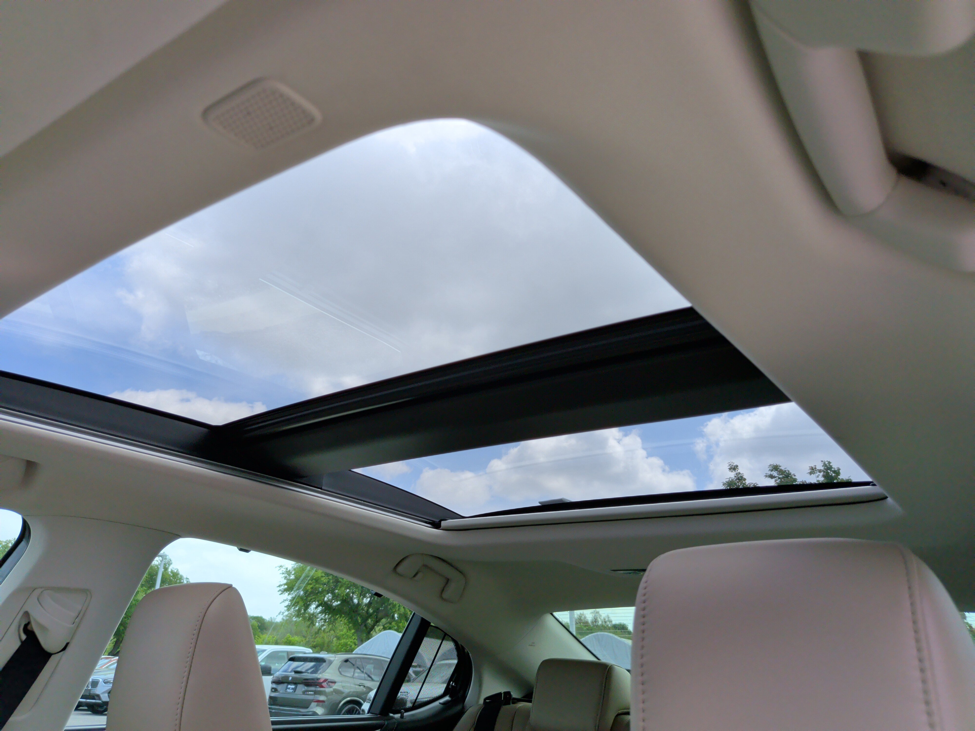 Used 2021 Lexus ES 350 Ultra Luxury w/ Accessory Package 2 image 29