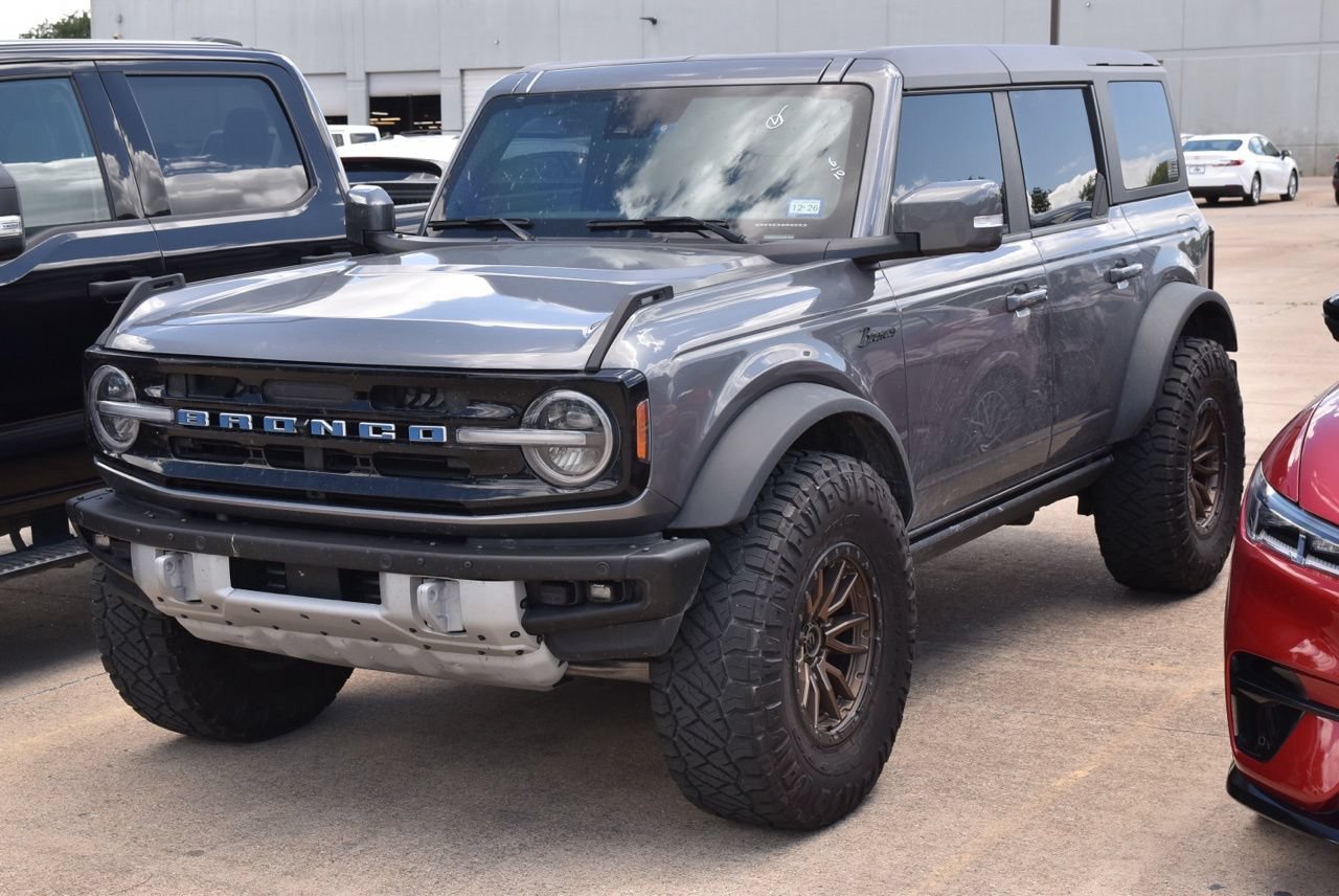 Certified 2023 Ford Bronco Outer Banks w/ Sasquatch Package AWD/4WD image 2