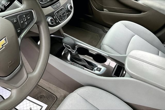 Used 2025 Chevrolet Malibu LT FWD image 17