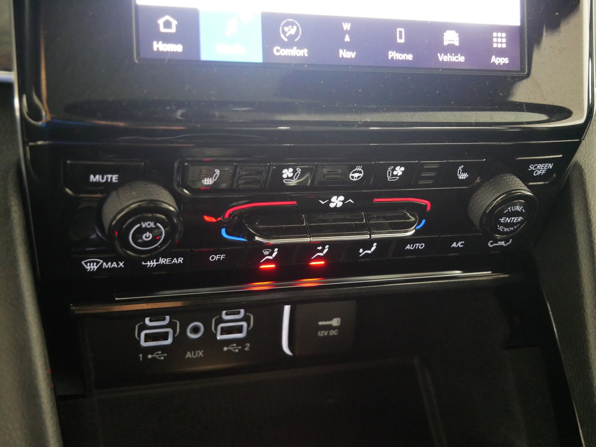 Used 2022 Jeep Grand Cherokee Overland w/ Luxury Tech Group IV image 23