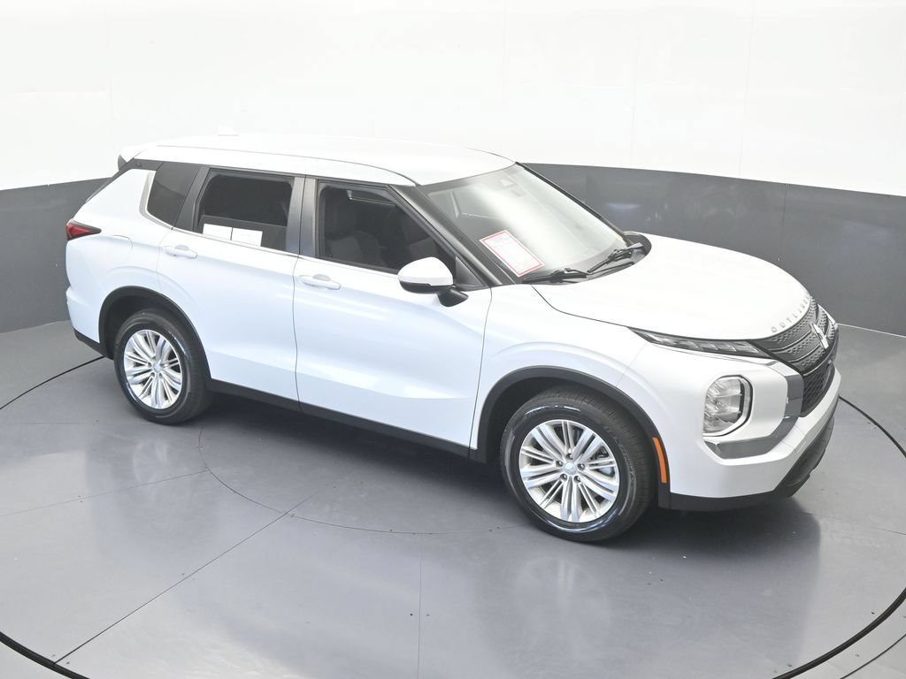 Used 2024 Mitsubishi Outlander ES FWD image 56