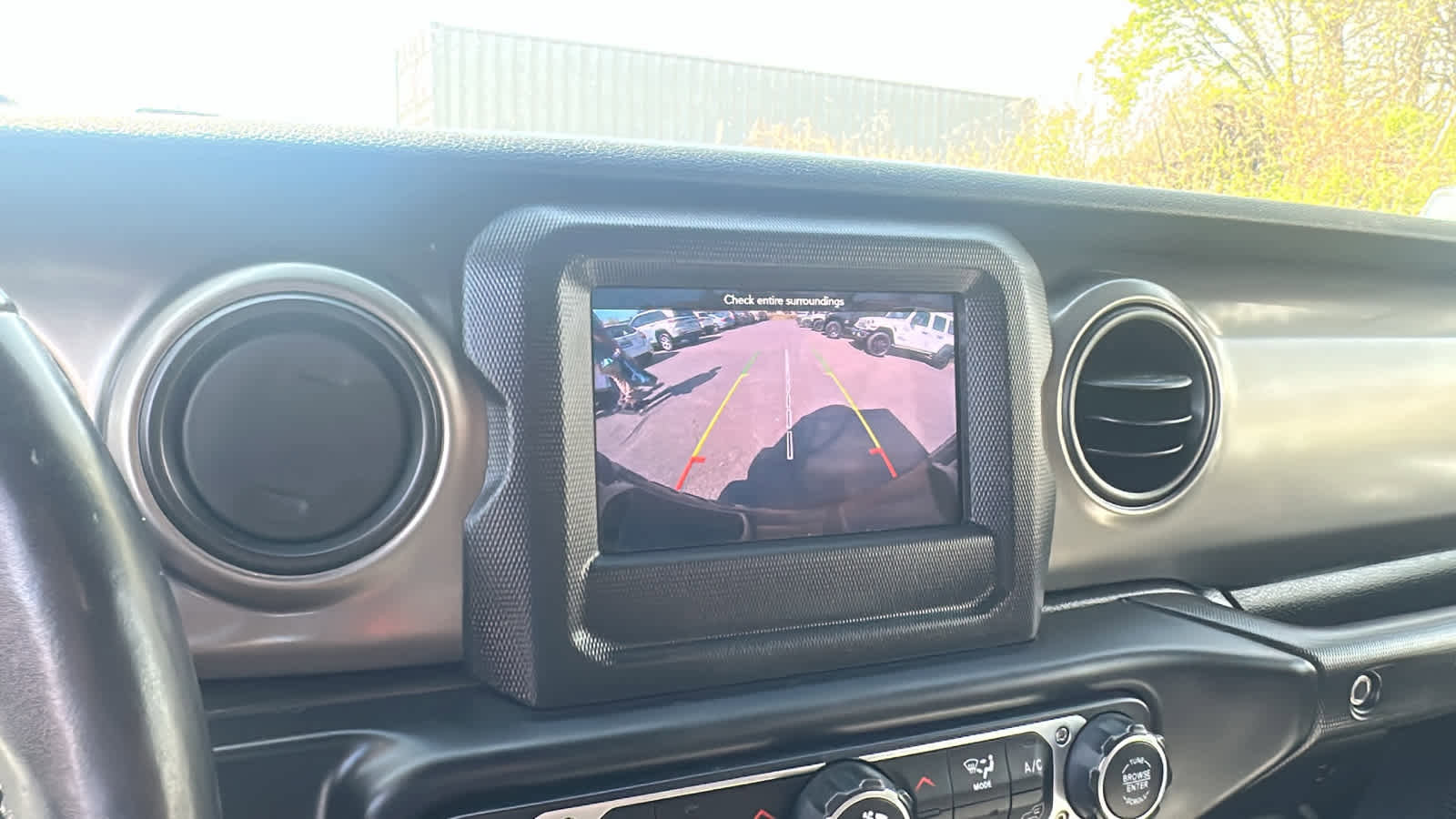 Used 2019 Jeep Wrangler Sport AWD/4WD image 18