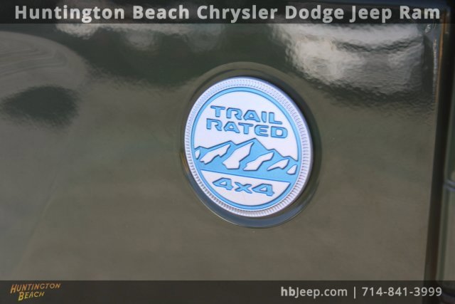 Used 2022 Jeep Wrangler Unlimited Sahara w/ Cold Weather Group image 8