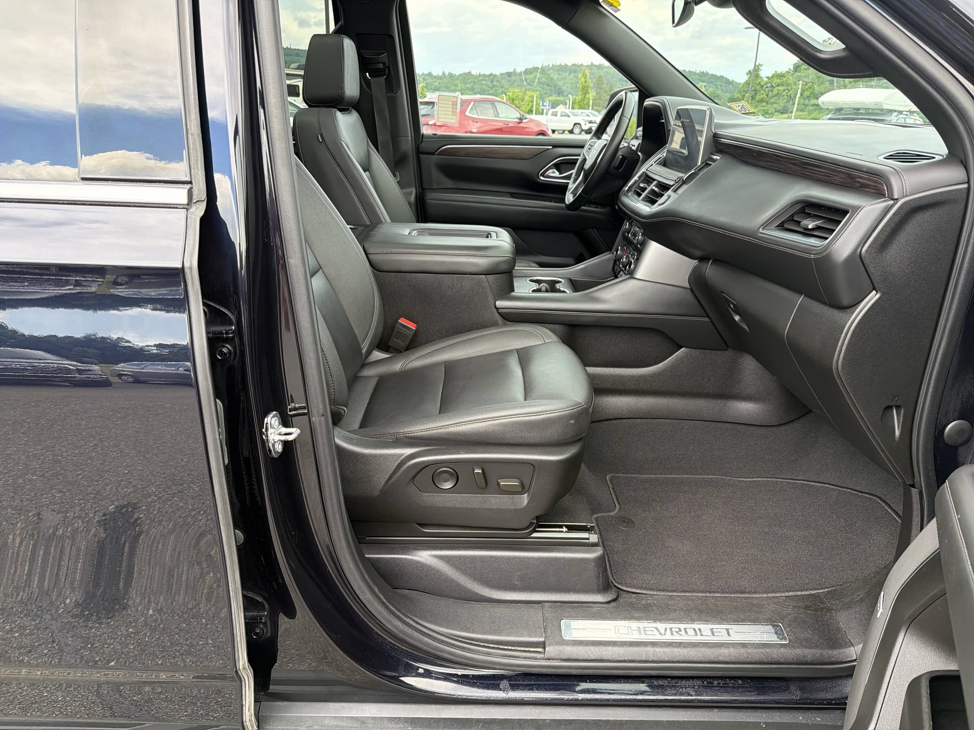 Used 2023 Chevrolet Tahoe LT w/ Max Trailering Package AWD/4WD image 66