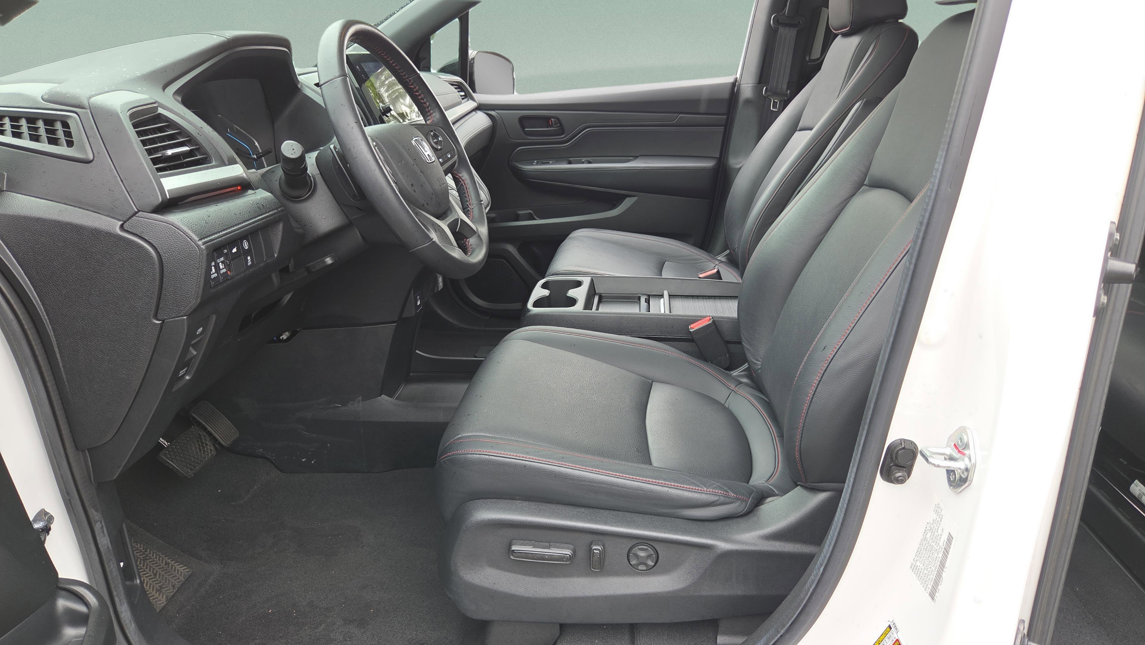 Used 2024 Honda Odyssey Sport image 9