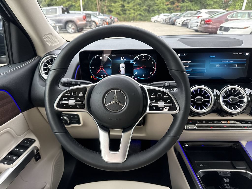 Used 2022 Mercedes-Benz GLB 250 4MATIC w/ Premium Package Lite image 11