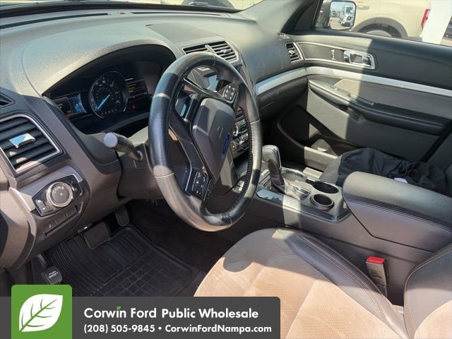 Used 2017 Ford Explorer XLT w/ Equipment Group 202A FWD image 16