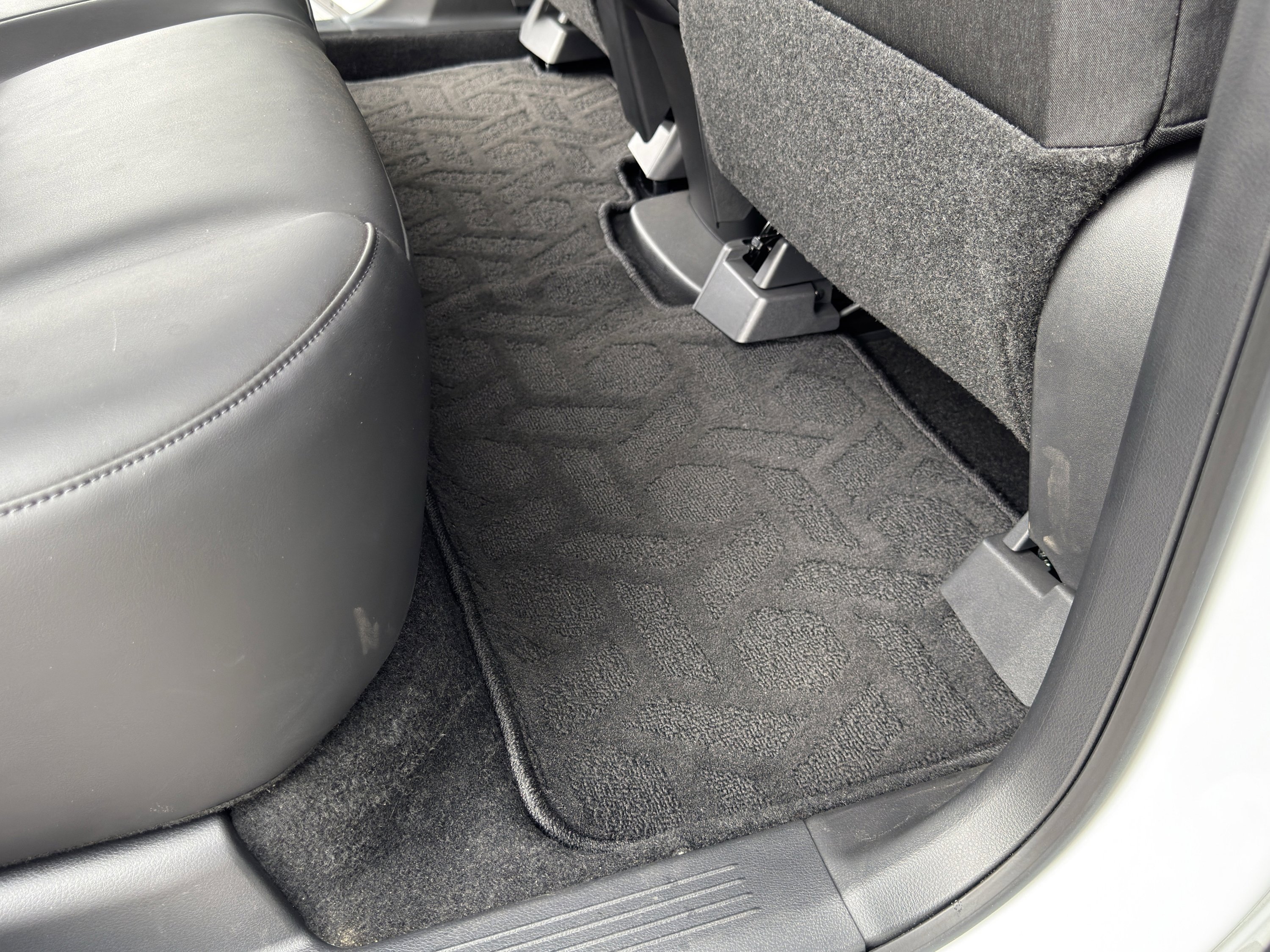 Used 2025 Nissan Ariya FWD image 52