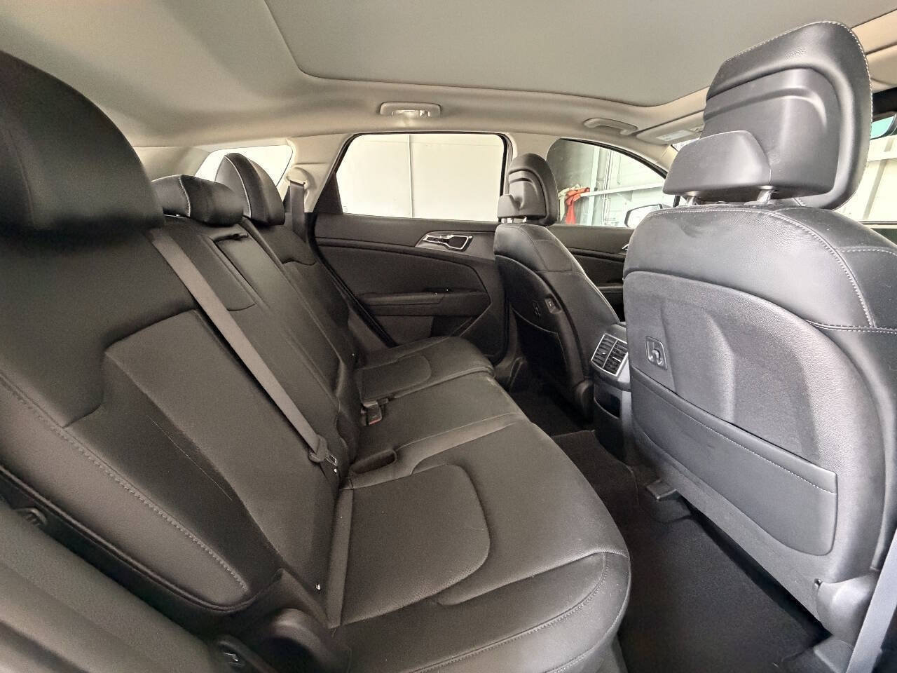 Used 2023 Kia Sportage SX FWD image 23