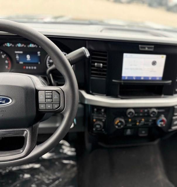 New 2026 Ford F250 XLT w/ FX4 Off-Road Package AWD/4WD image 18