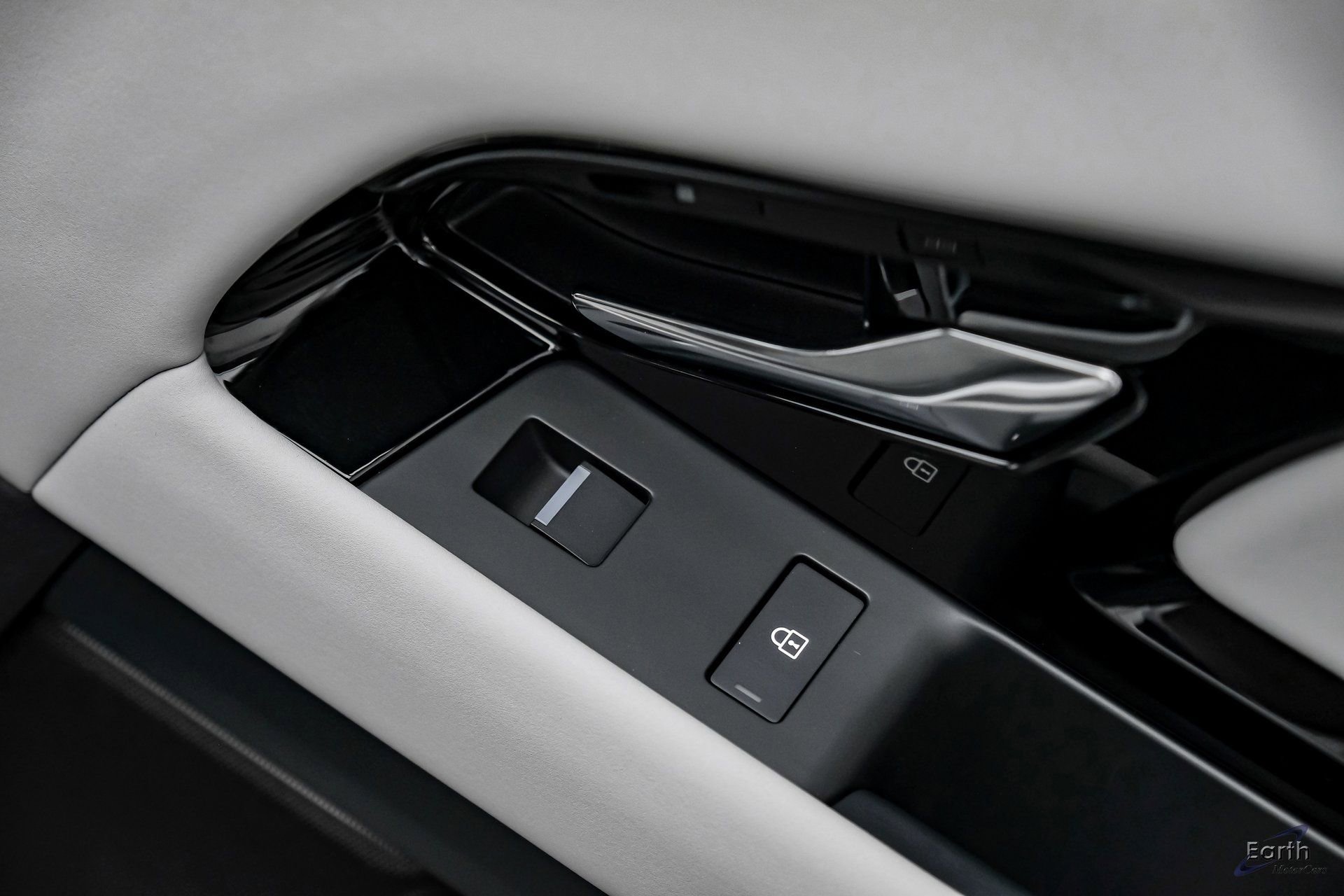 Used 2024 Land Rover Range Rover Evoque Dynamic SE image 80