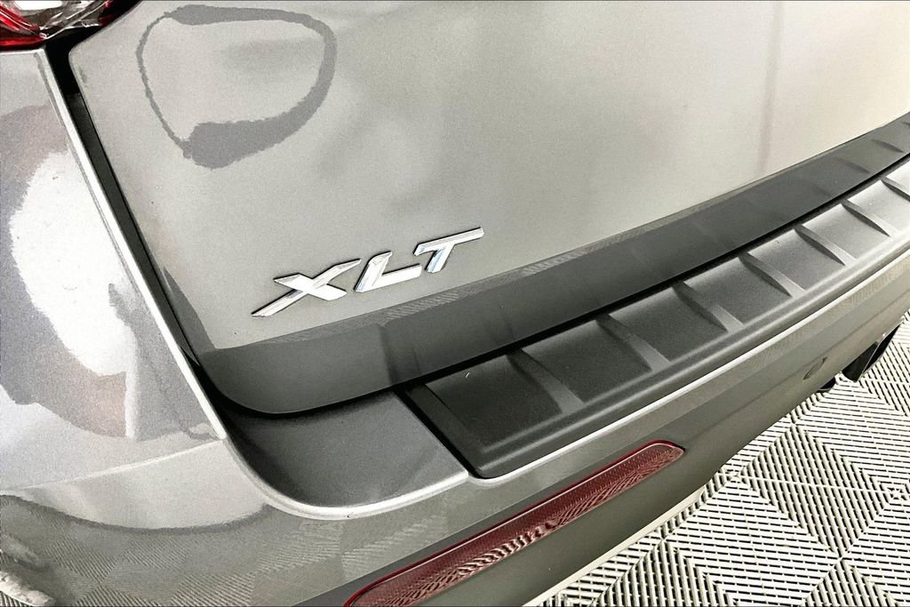 Used 2023 Ford Explorer XLT w/ Equipment Group 202A image 14