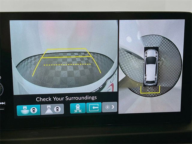 Used 2025 Honda Pilot TrailSport image 14