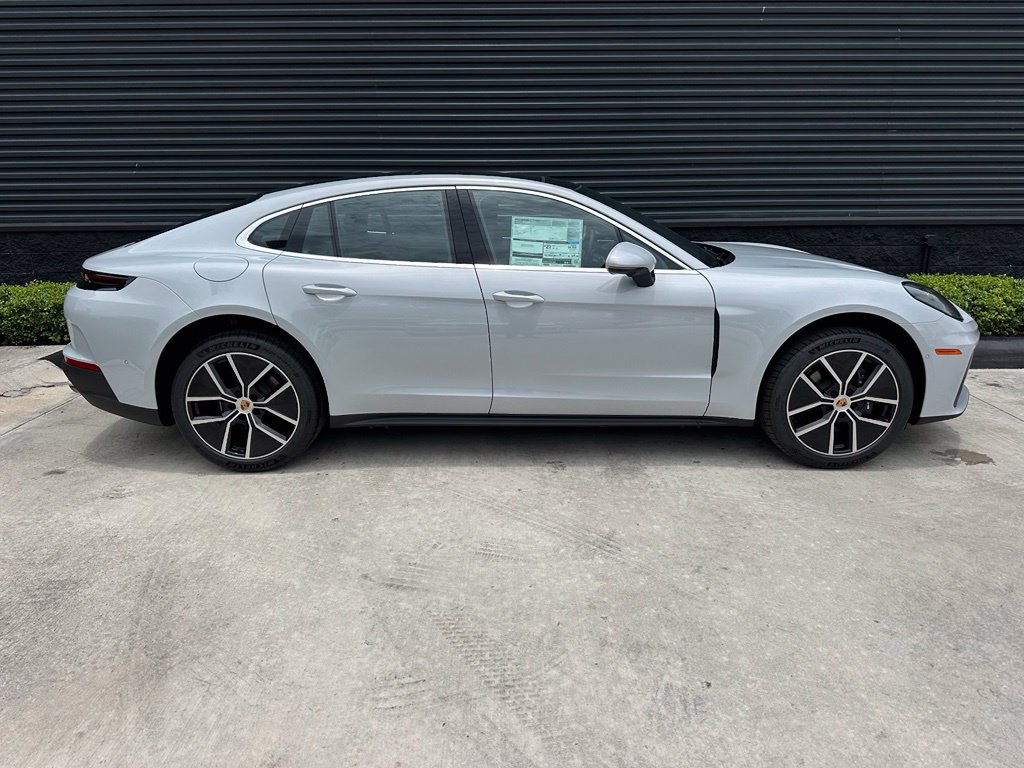 Used 2026 Porsche Panamera RWD image 11