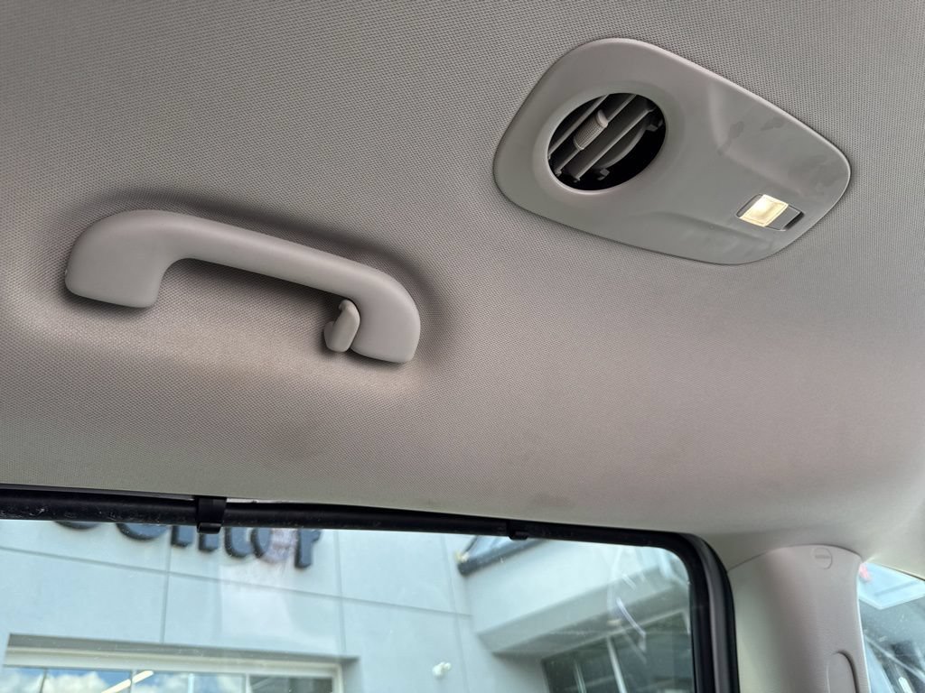 Used 2024 Chrysler Pacifica Touring-L FWD image 48