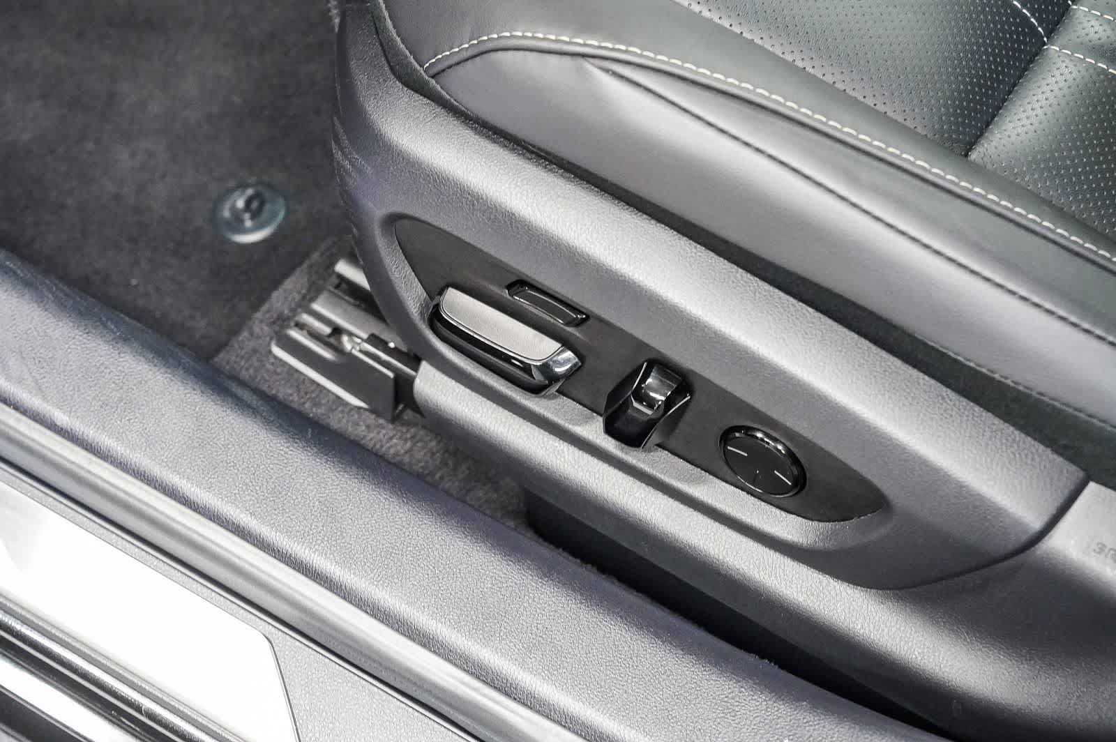 Used 2025 Lexus ES 300h w/ Accessory Package (Z2) FWD image 23