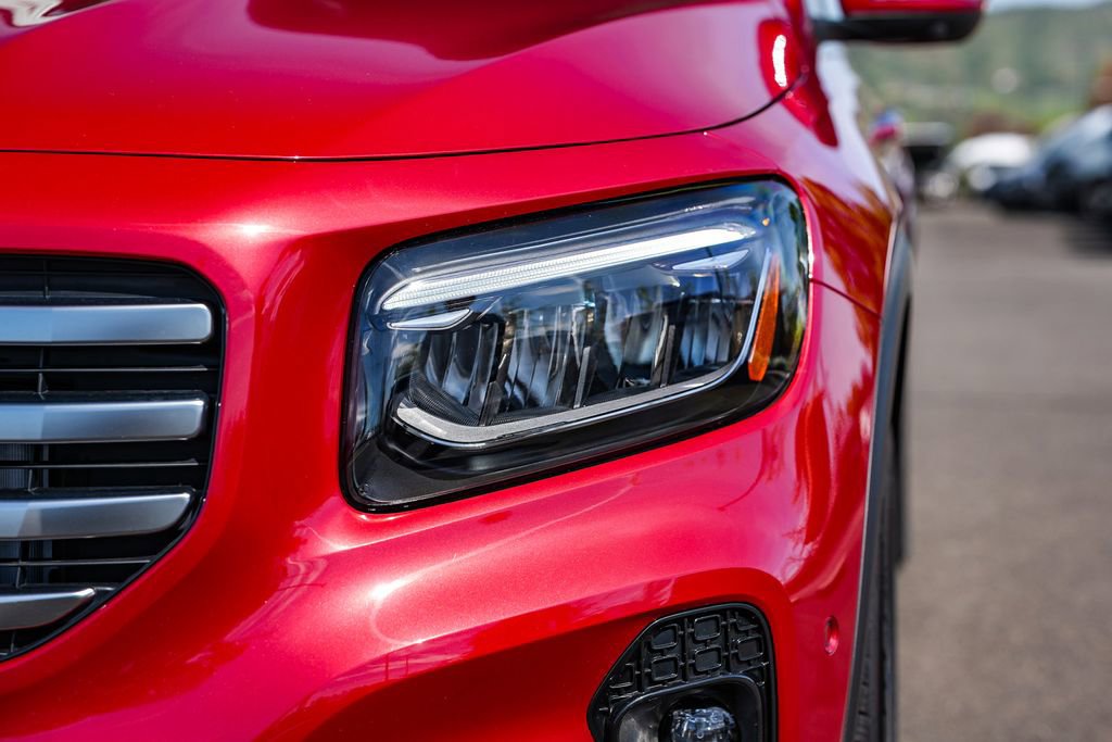 New 2026 Mercedes-Benz GLB 250 4MATIC image 2