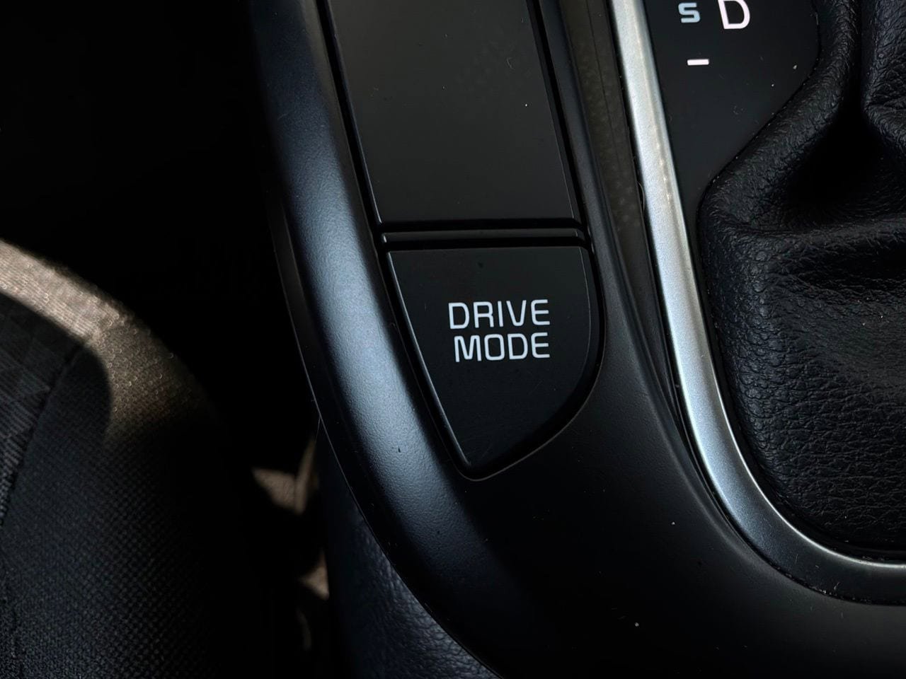 Used 2025 Kia Soul LX w/ LX Technology Package FWD image 22