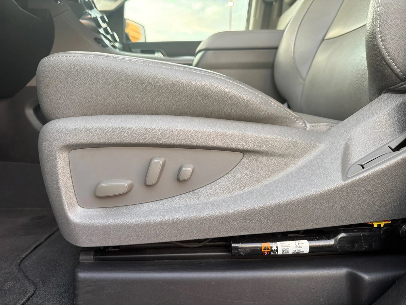Used 2019 Chevrolet Suburban LT RWD image 19