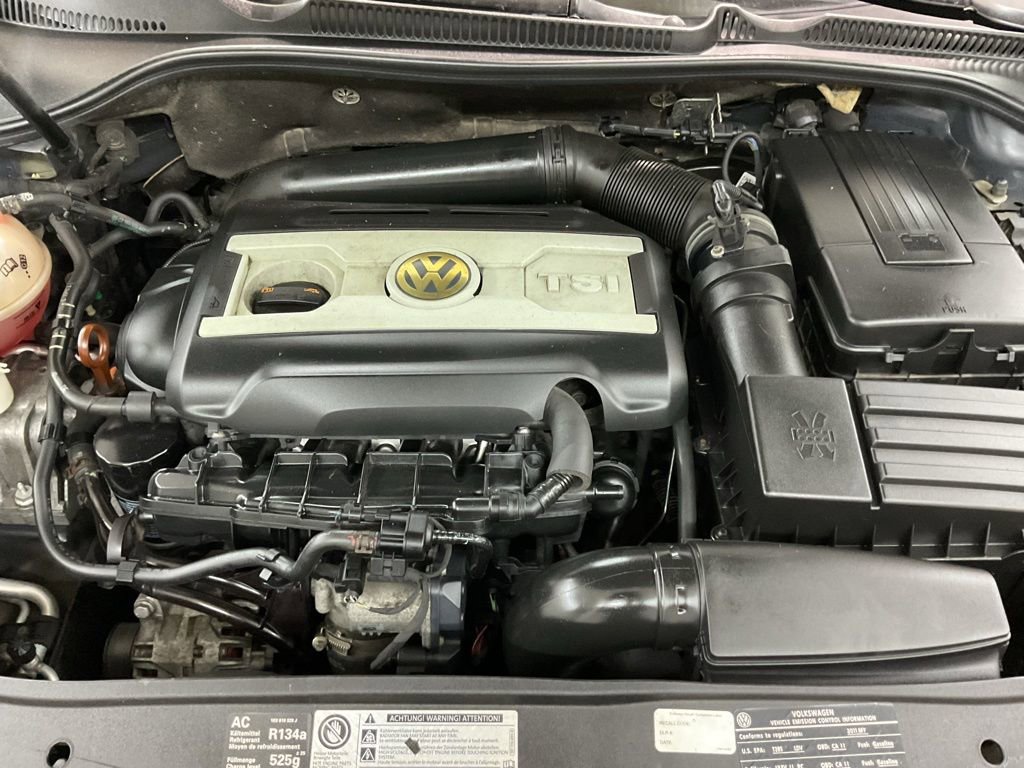 Used 2011 Volkswagen GTI Autobahn FWD image 31