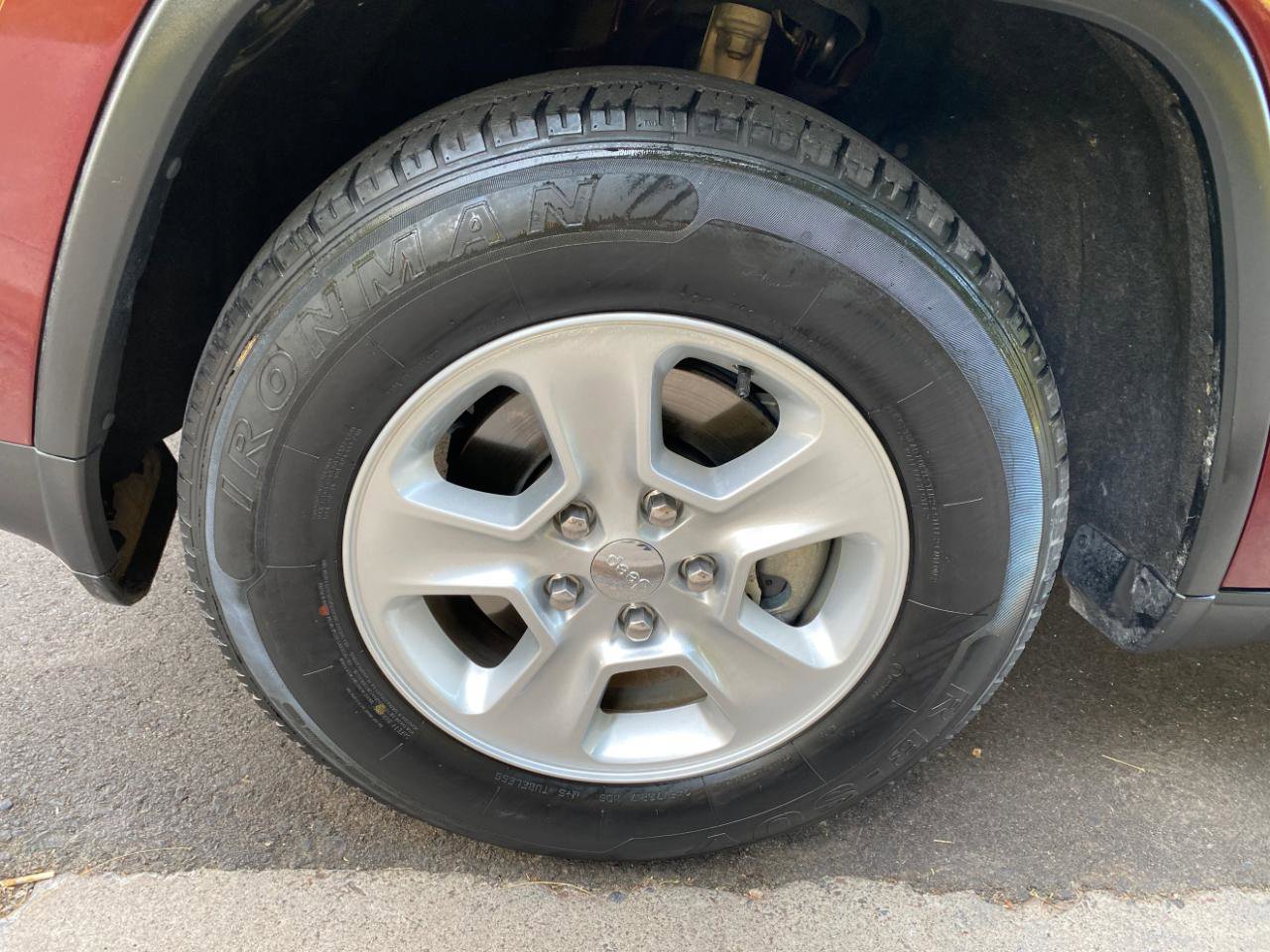 Used 2016 Jeep Grand Cherokee Laredo image 23