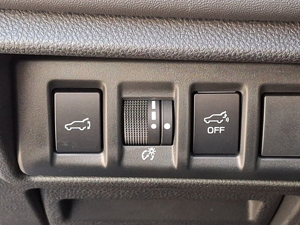 Used 2023 Subaru Outback Limited image 25