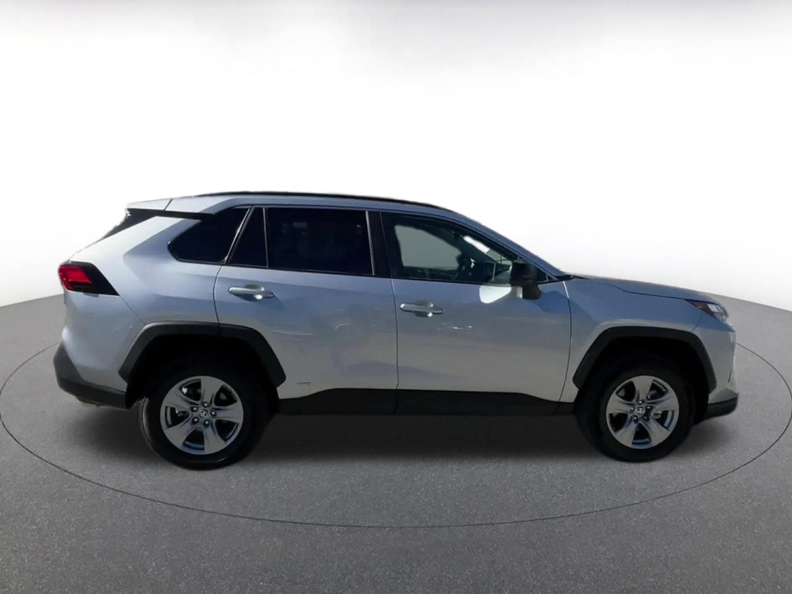 Used 2025 Toyota RAV4 LE image 16