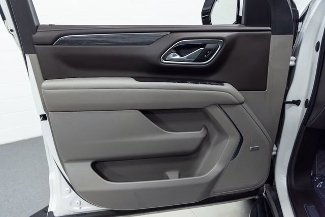 Used 2023 GMC Yukon XL SLT w/ SLT Luxury Package image 11