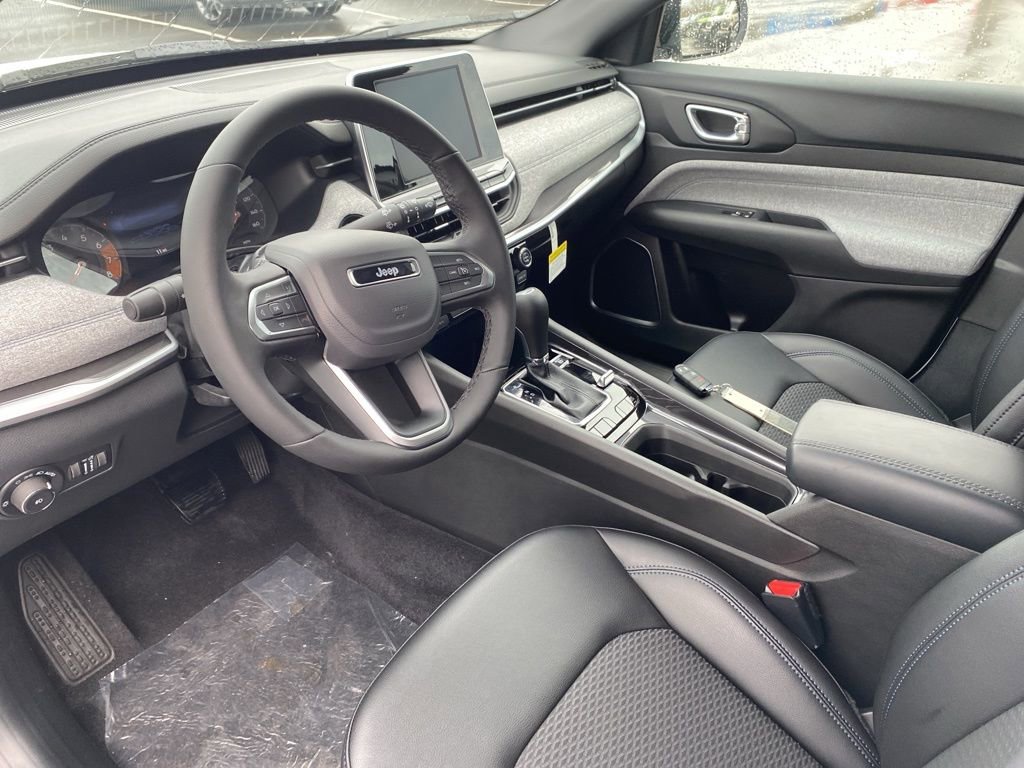 New 2026 Jeep Compass Latitude AWD/4WD image 19