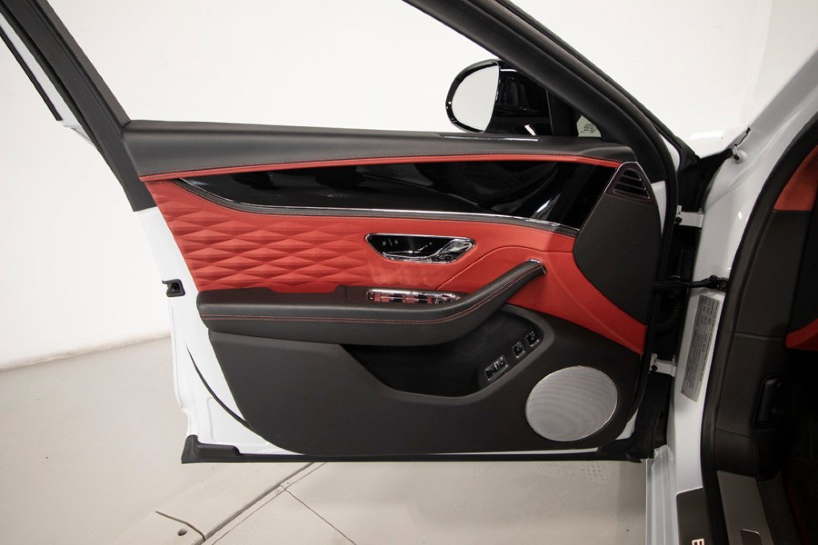 Used 2023 Bentley Flying Spur Flying Spur image 34