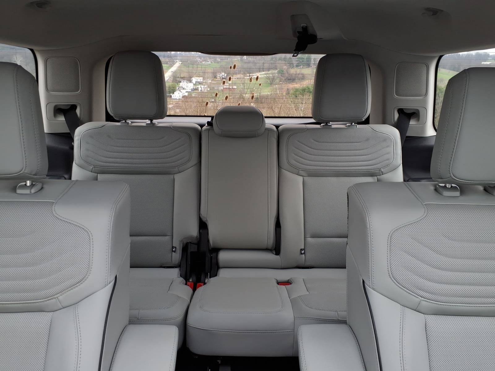 Certified 2025 Ford Expedition Platinum w/ Platinum Ultimate Package image 10