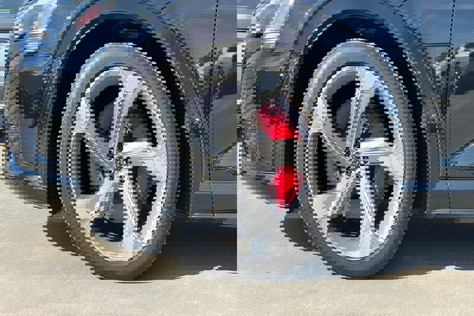 Used 2024 Audi Q8 e-tron Prestige w/ Prestige Package image 24