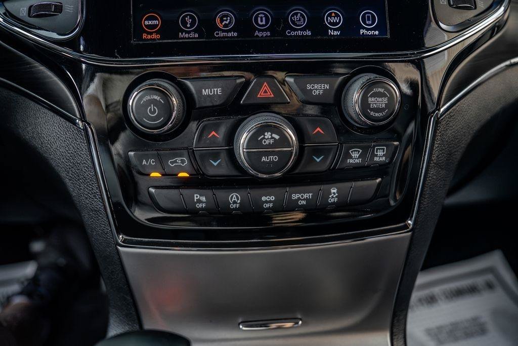 Used 2019 Jeep Grand Cherokee Limited AWD/4WD image 28