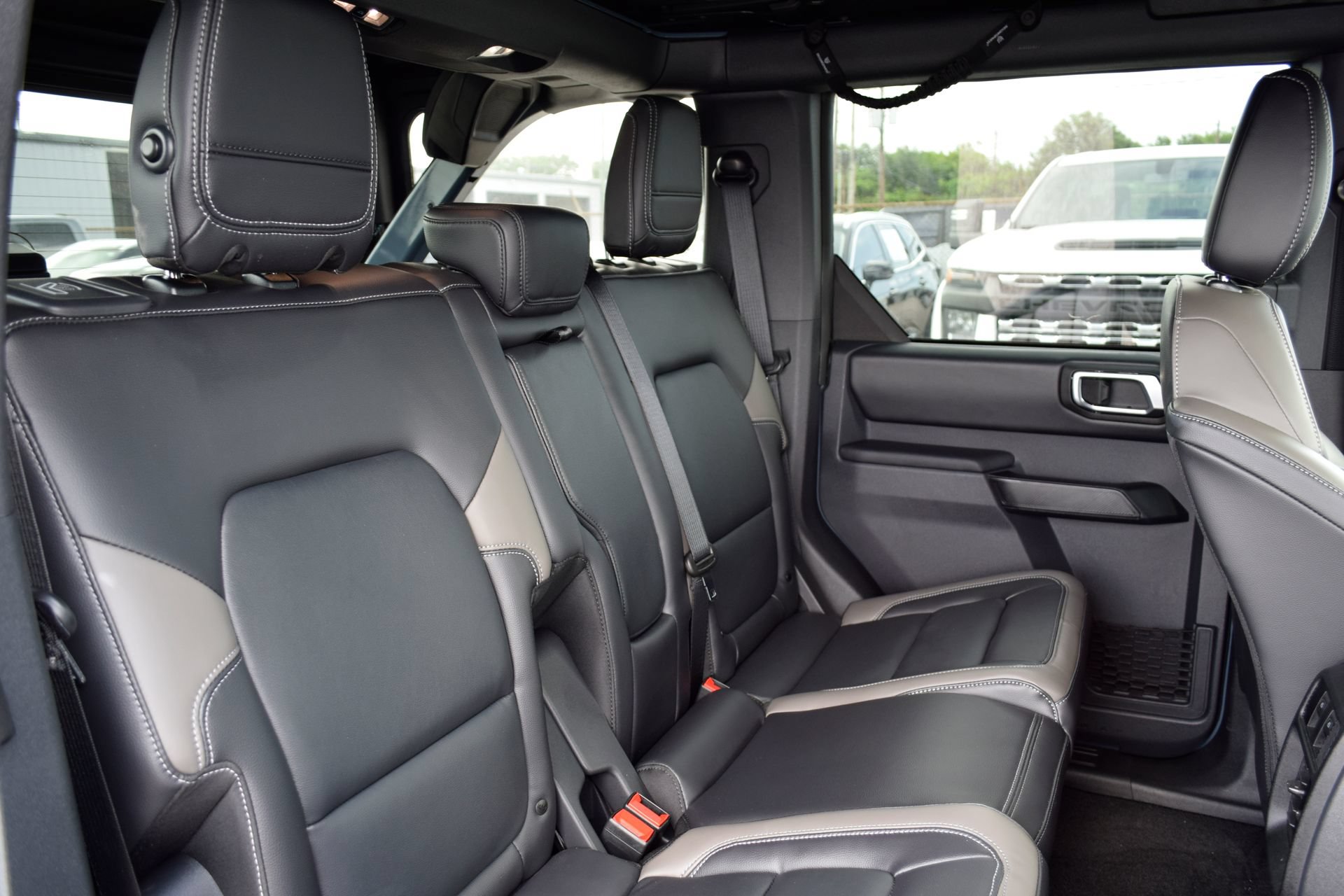 Used 2025 Ford Bronco Outer Banks AWD/4WD image 21