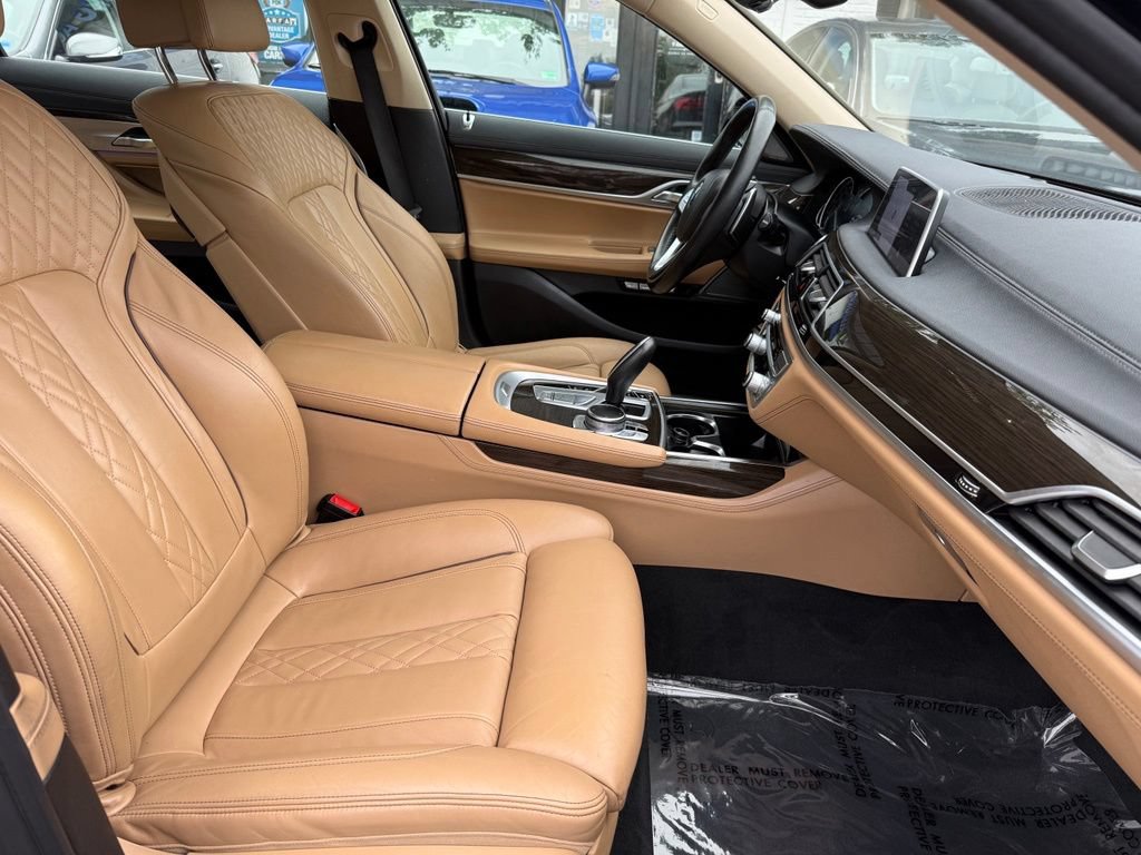Used 2016 BMW 750i xDrive AWD/4WD image 21