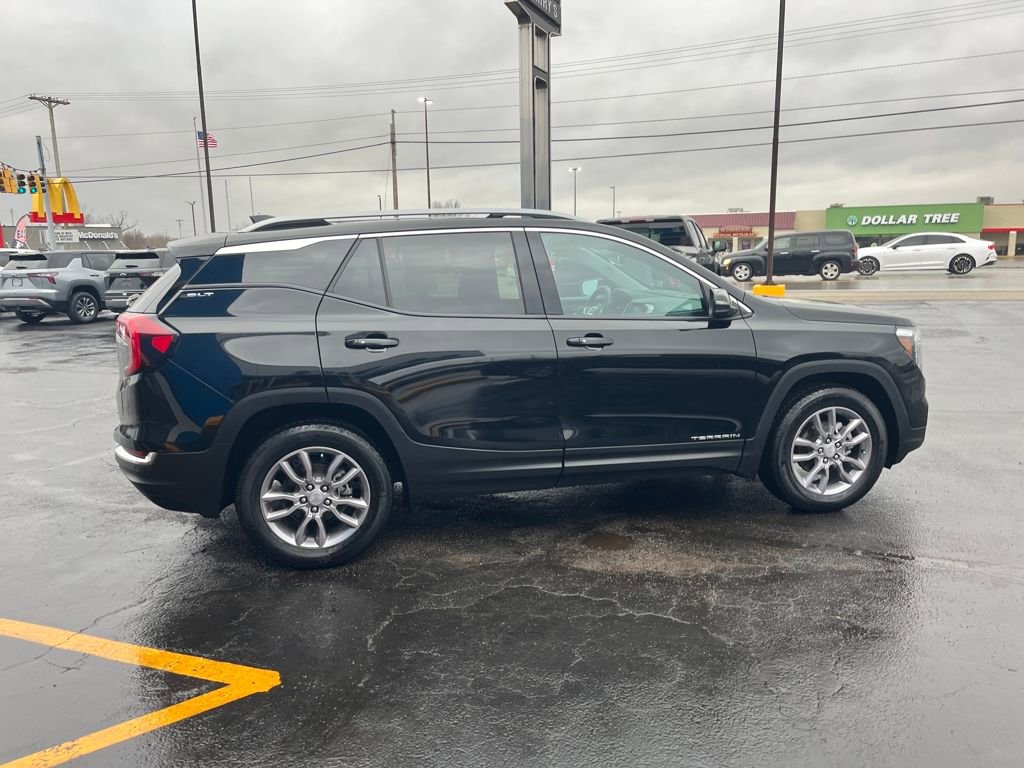 Used 2024 GMC Terrain SLT w/ Tech Package image 6