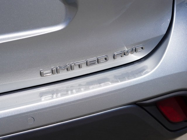 Certified 2021 Toyota Highlander Limited AWD/4WD image 12