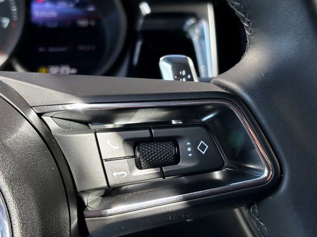 Used 2025 Porsche Macan AWD/4WD image 16