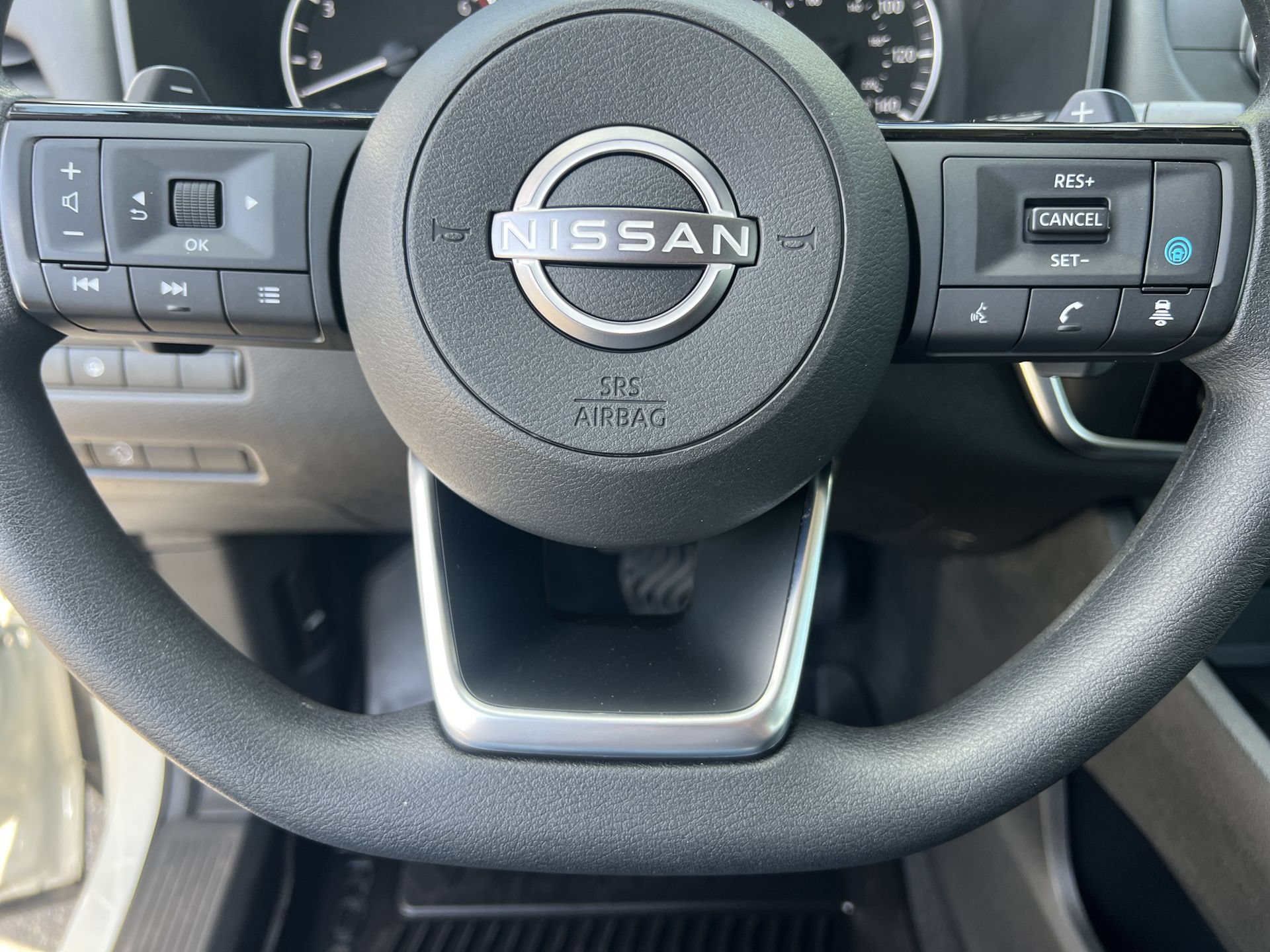 Certified 2023 Nissan Rogue SV FWD image 9
