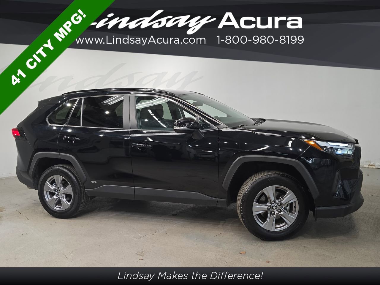 Used 2025 Toyota RAV4 XLE image 3